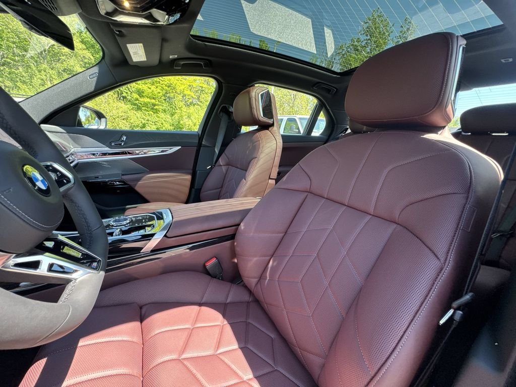 New 2026 Black Sapphire Metallic BMW 740i xDrive image 13