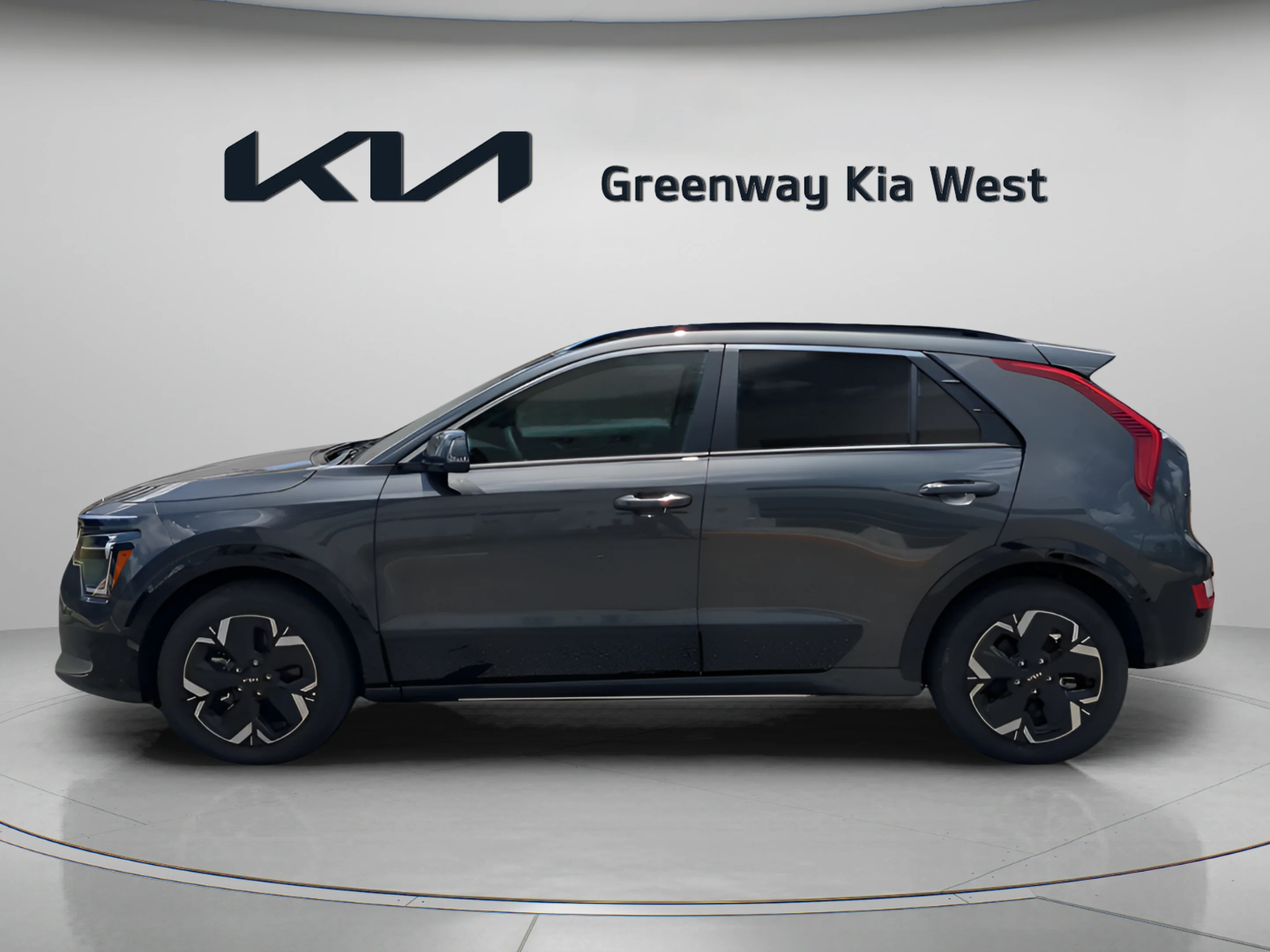 New 2026 Interstellar Gray Kia Wind image 4