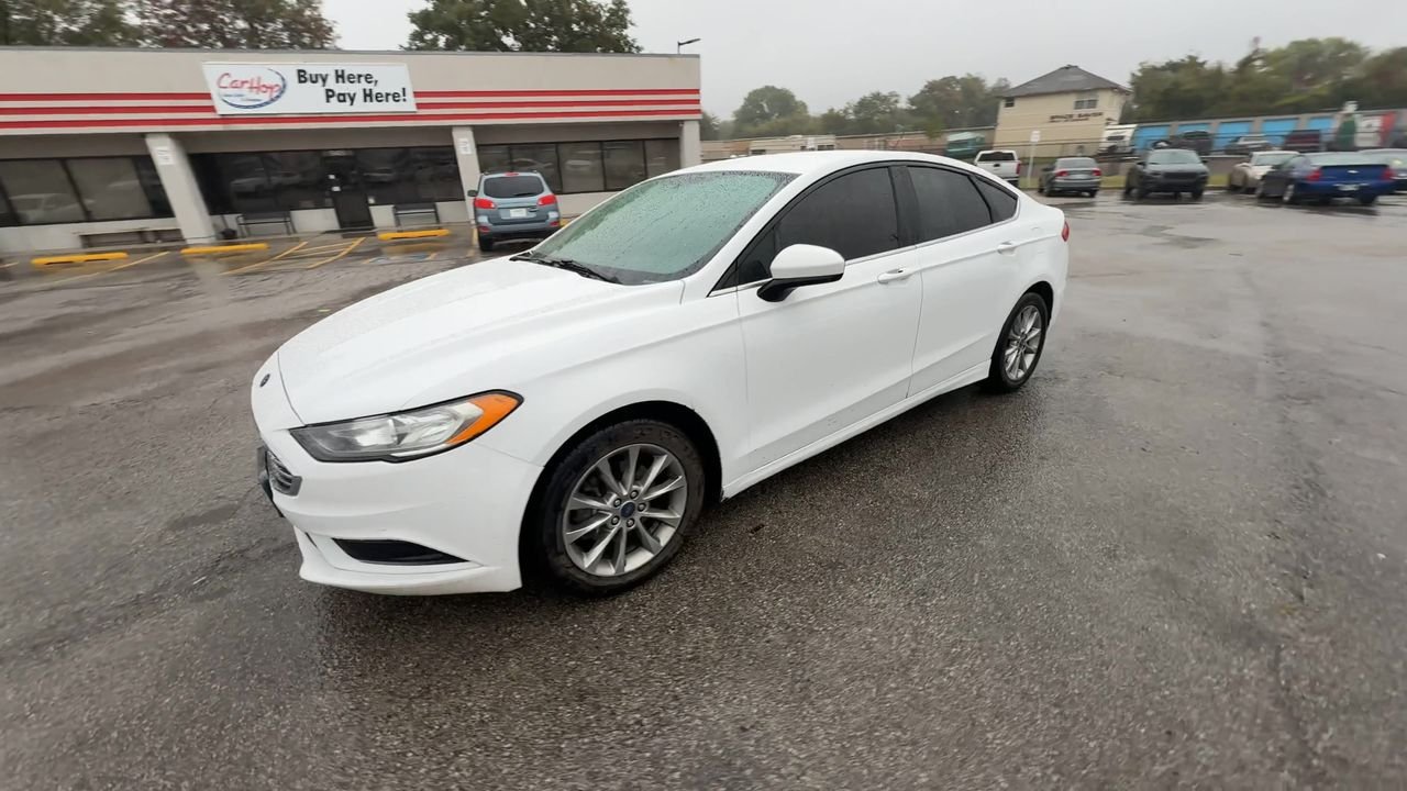 2017 Ford Fusion SE photo 3