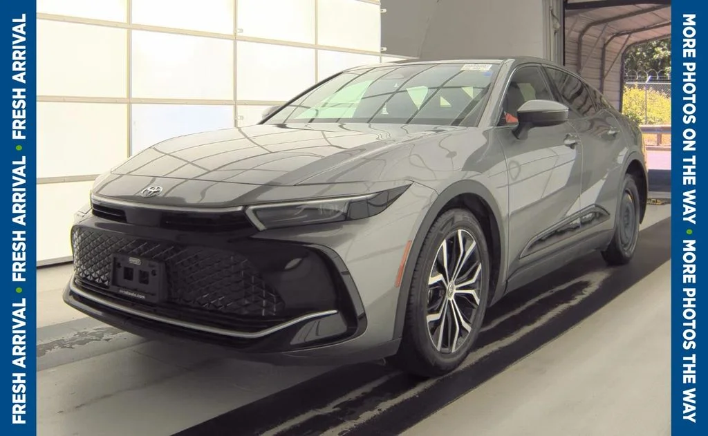 Used 2023 Gray Toyota XLE image 4