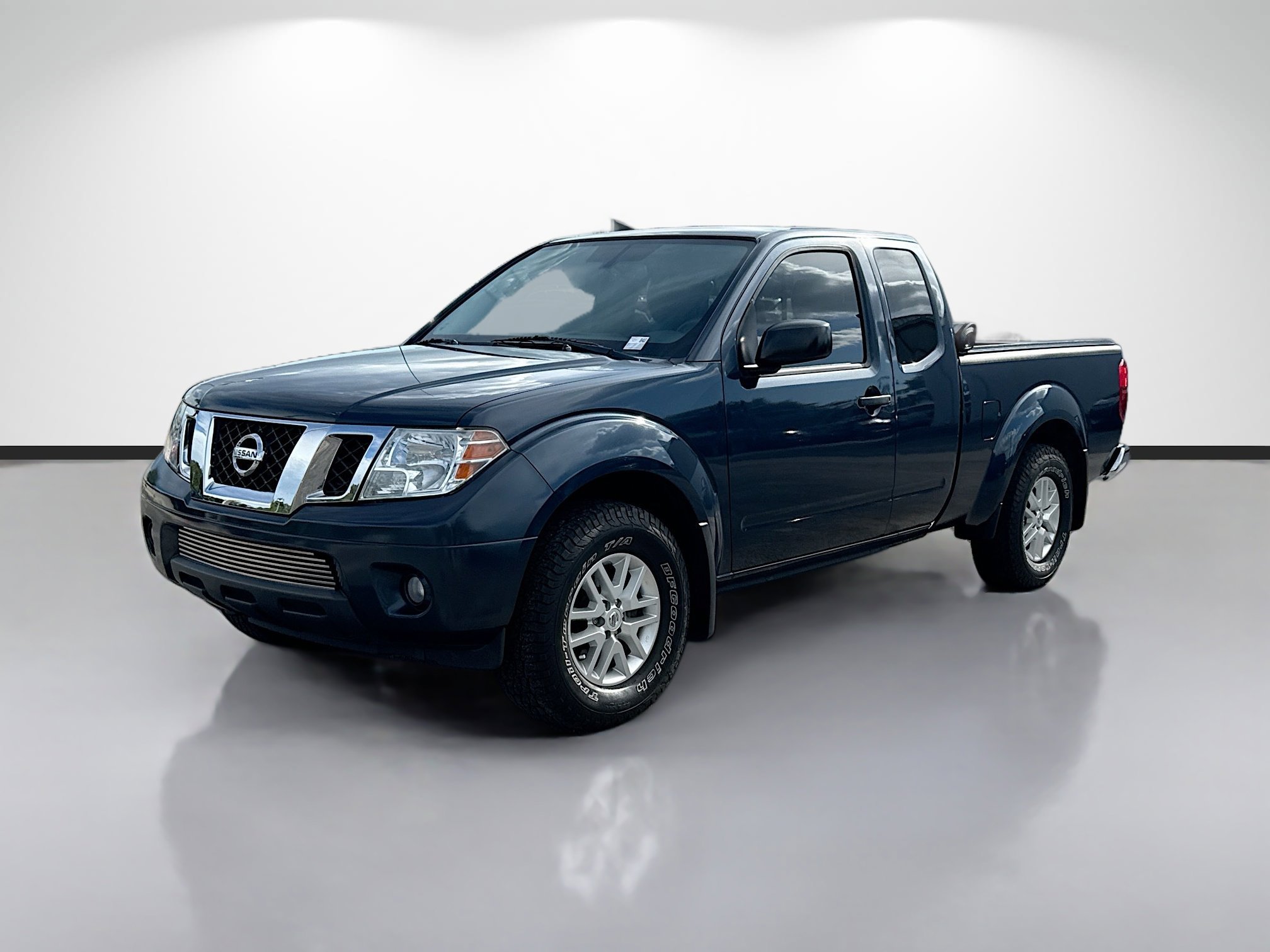 Used 2020 Arctic Blue Metallic Nissan SV image 7