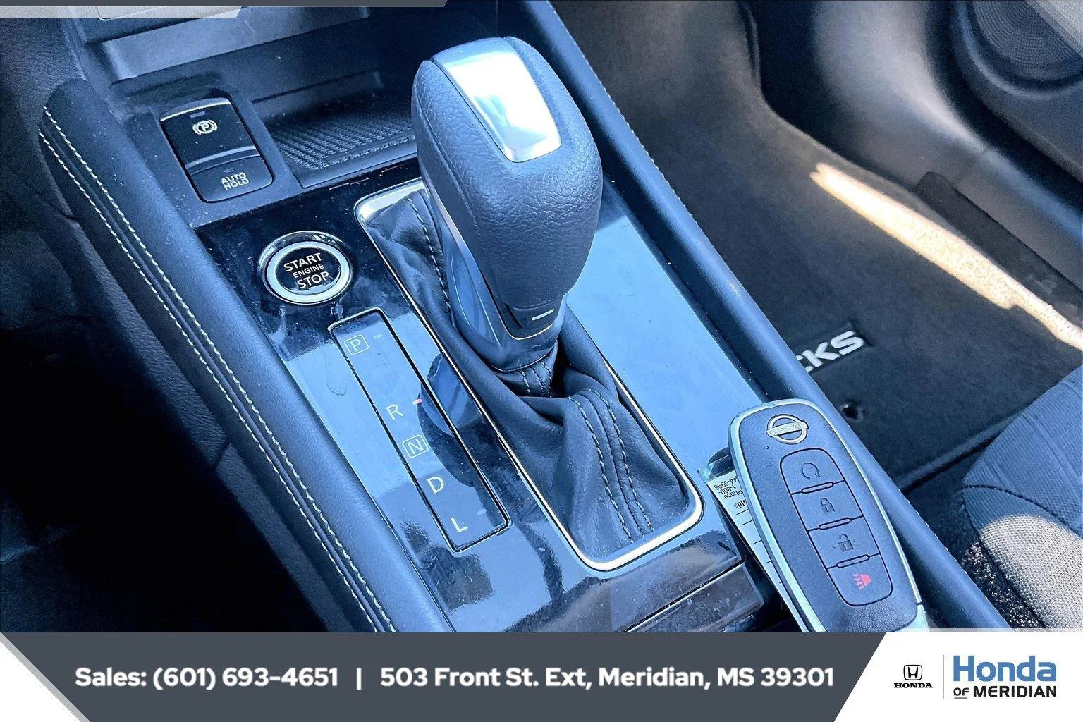 Used 2024 Boulder Gray Pearl Nissan SV image 23