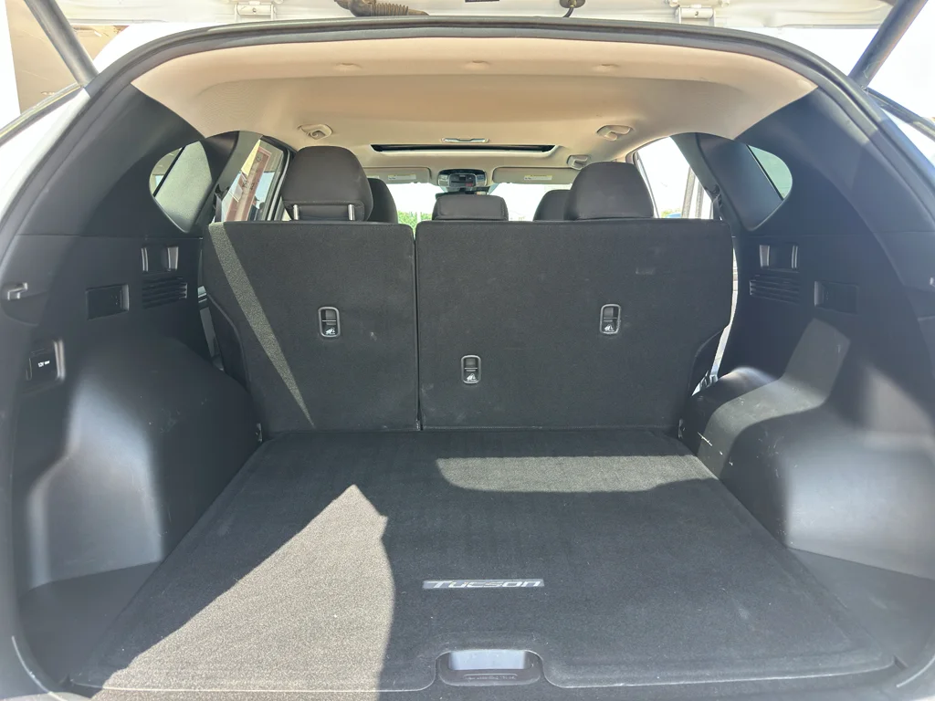 Used 2022 Quartz White Hyundai SEL image 34