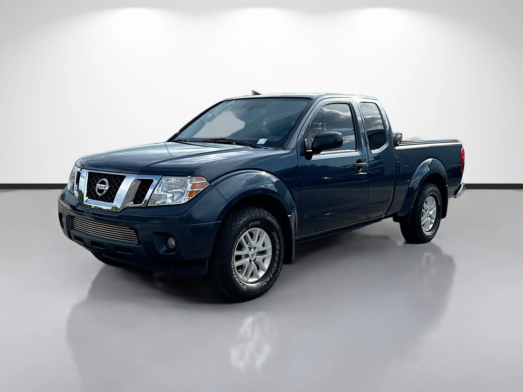 Used 2020 Arctic Blue Metallic Nissan SV image 7
