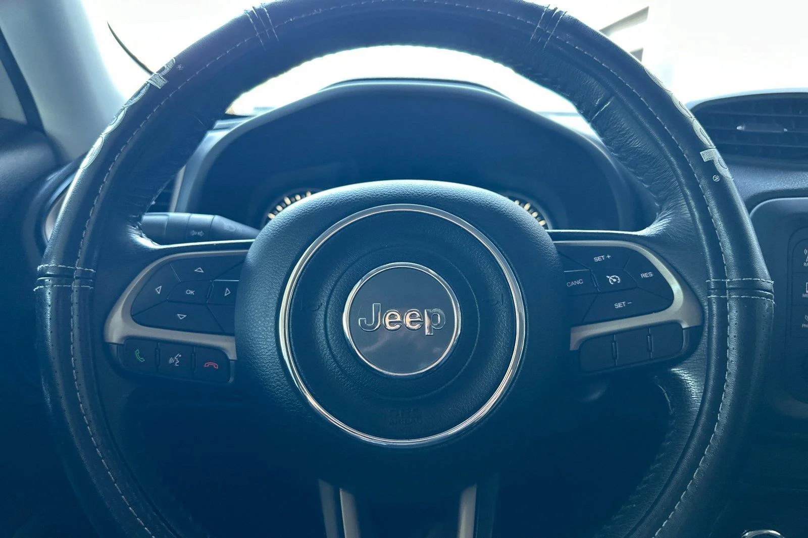 Used 2016 Alpine White Jeep Latitude image 23