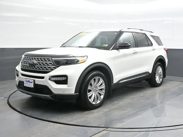 Used 2021 White Ford Limited image 1