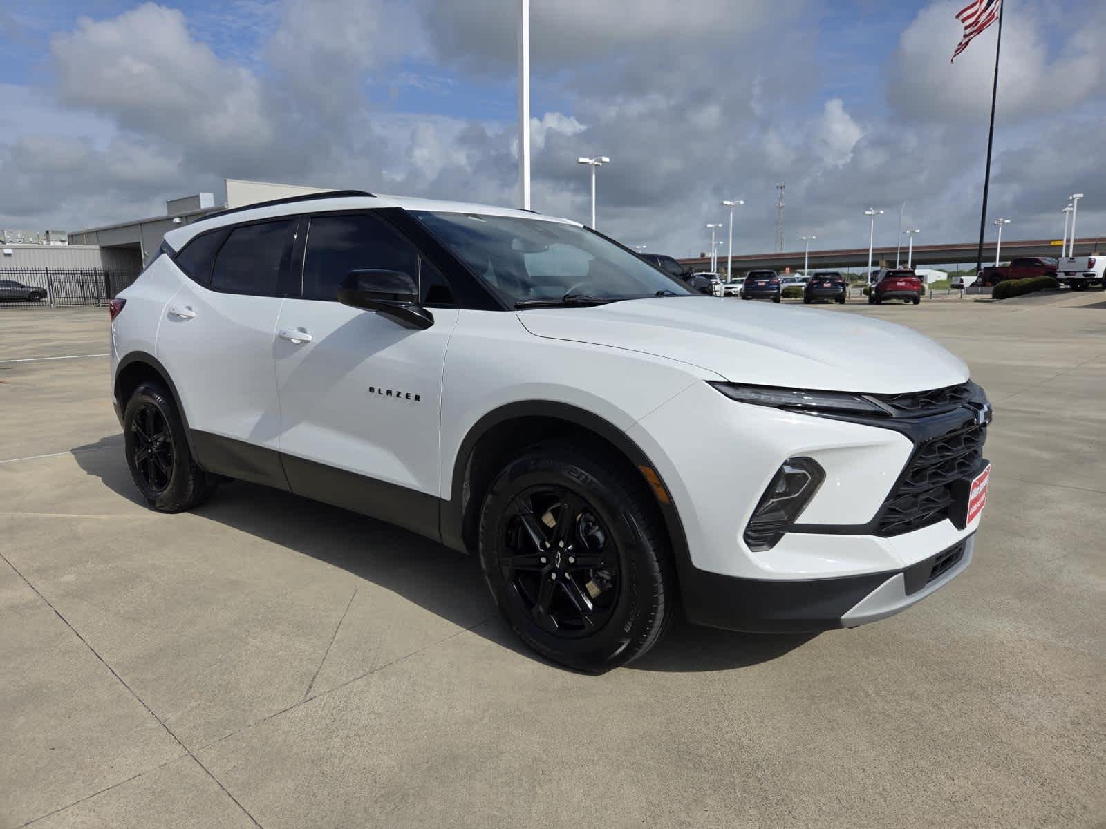 Used 2023 Summit White Chevrolet LT image 7