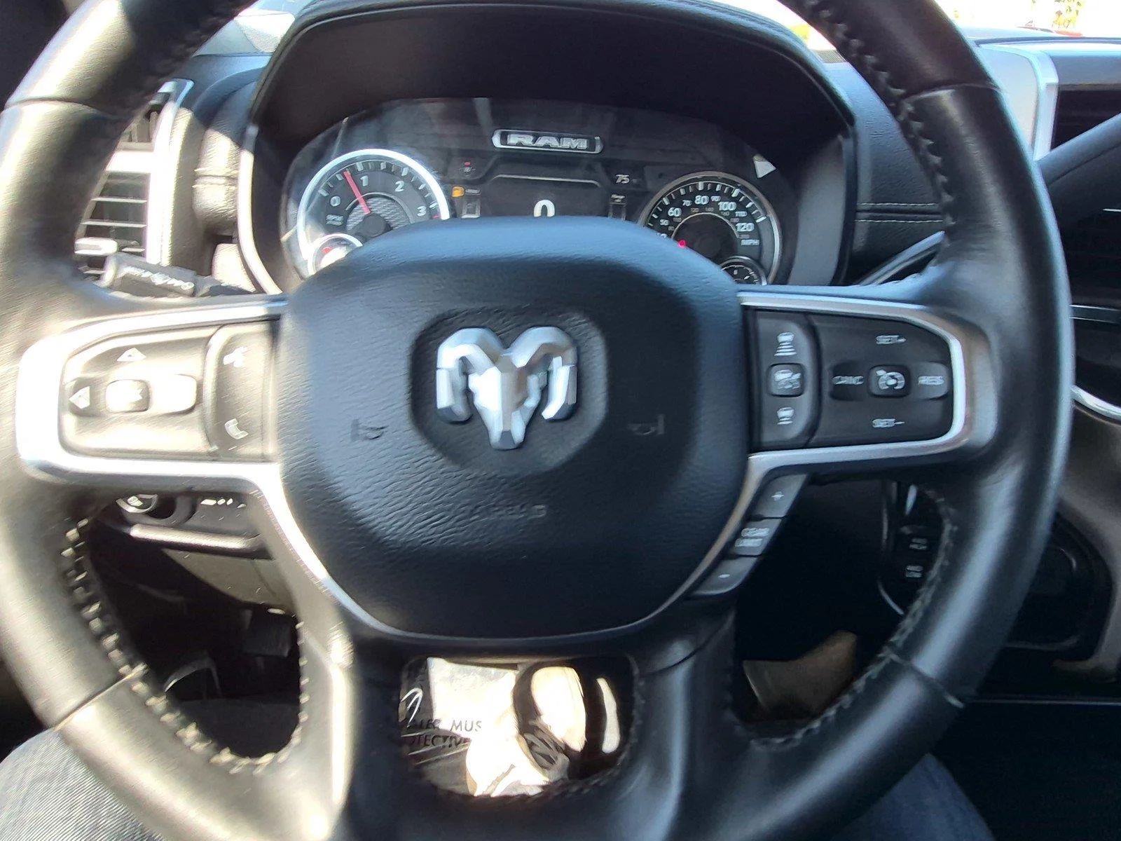 Used 2024  RAM TRUCK LARAM image 25