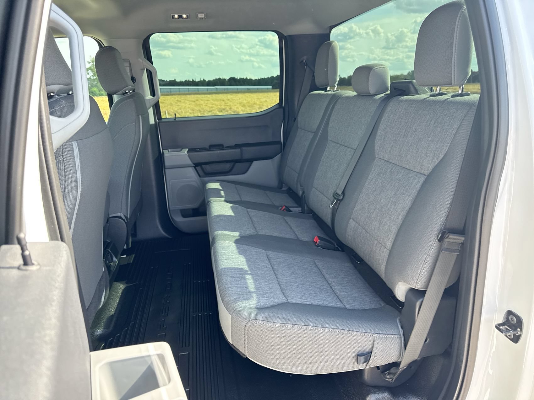 Used 2025 Oxford White Ford XL image 21