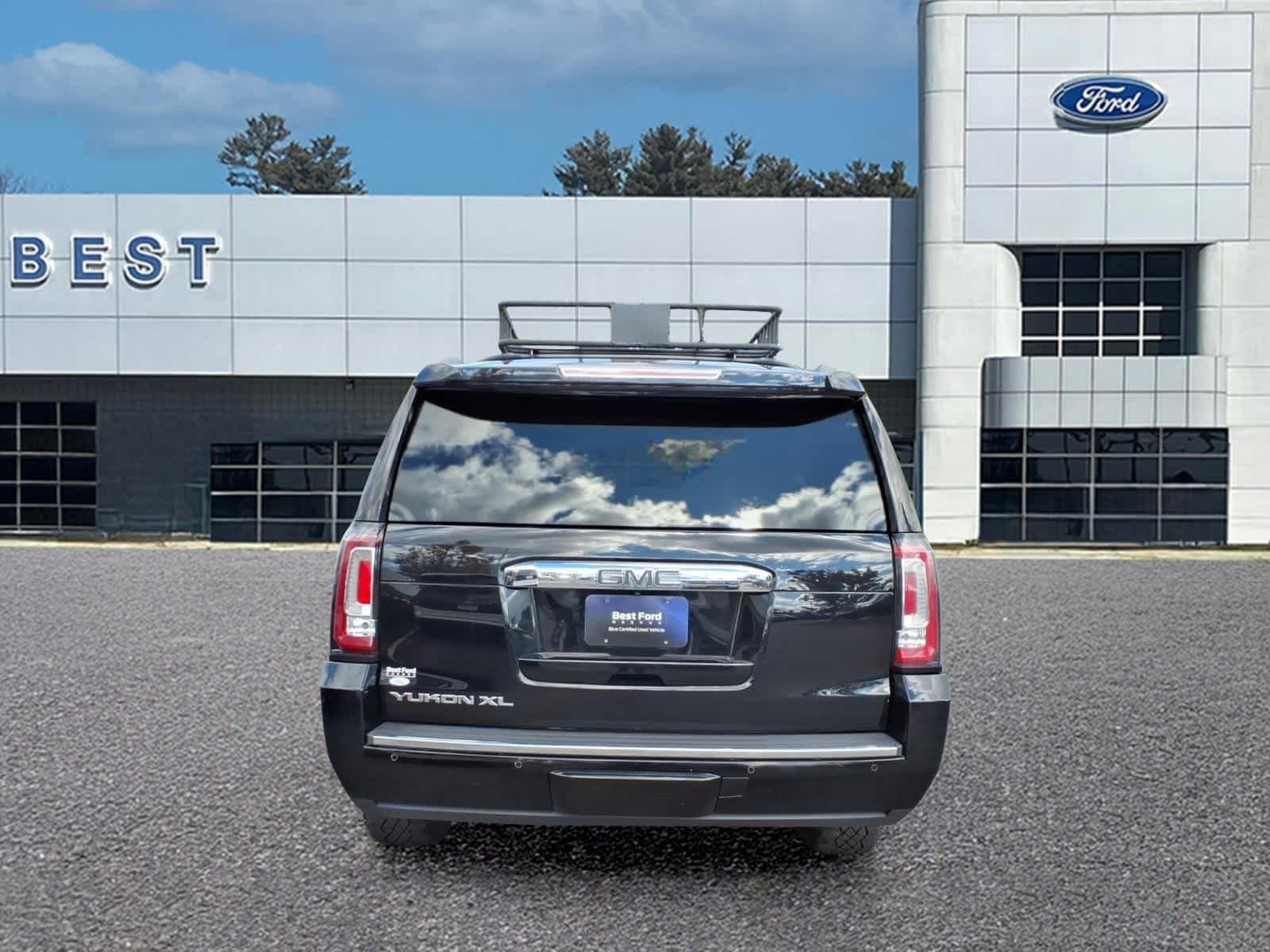 Used 2017 Onyx Black GMC Denali image 5