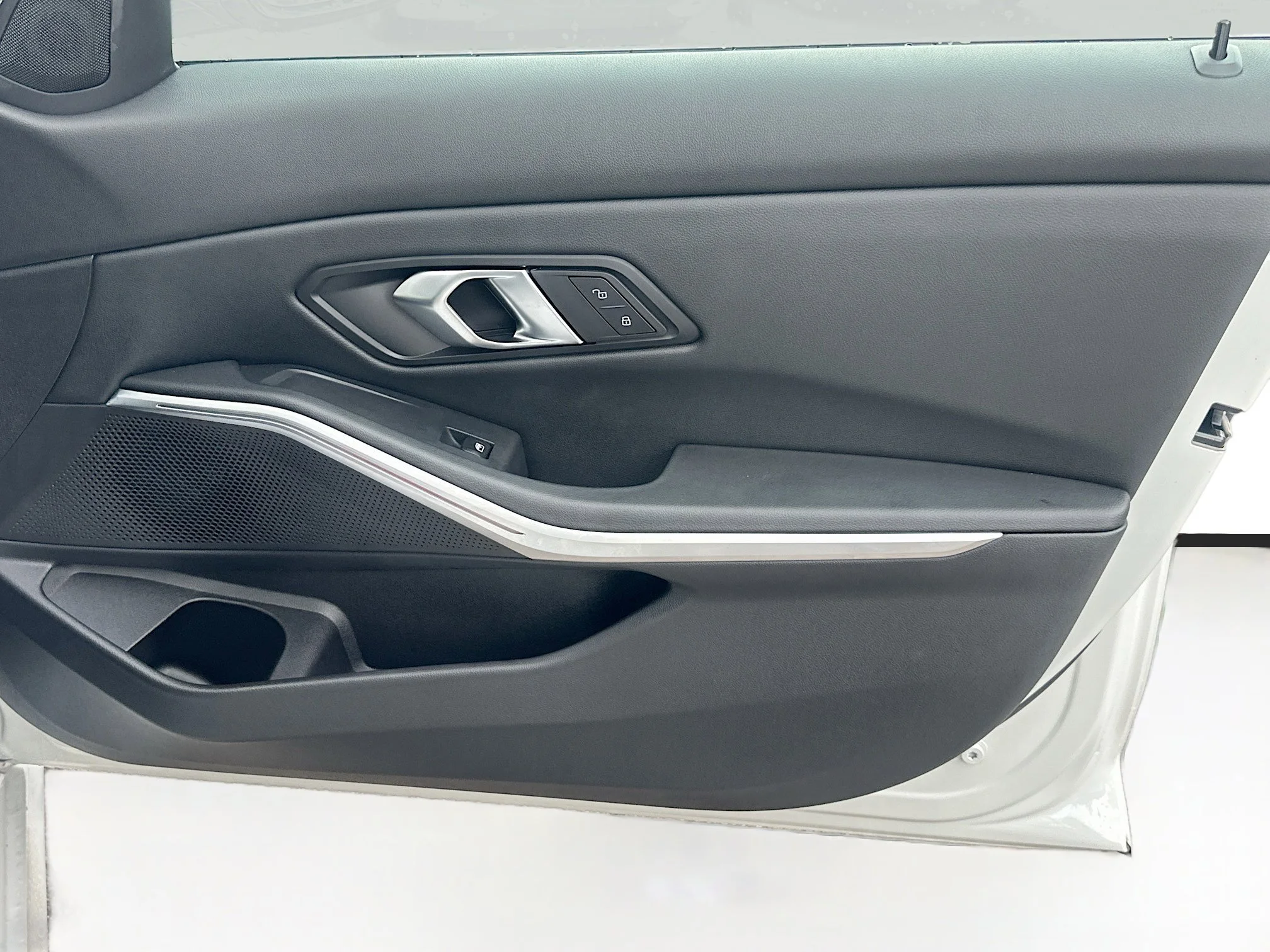 2024 BMW 3 Series 330i - Photo 33