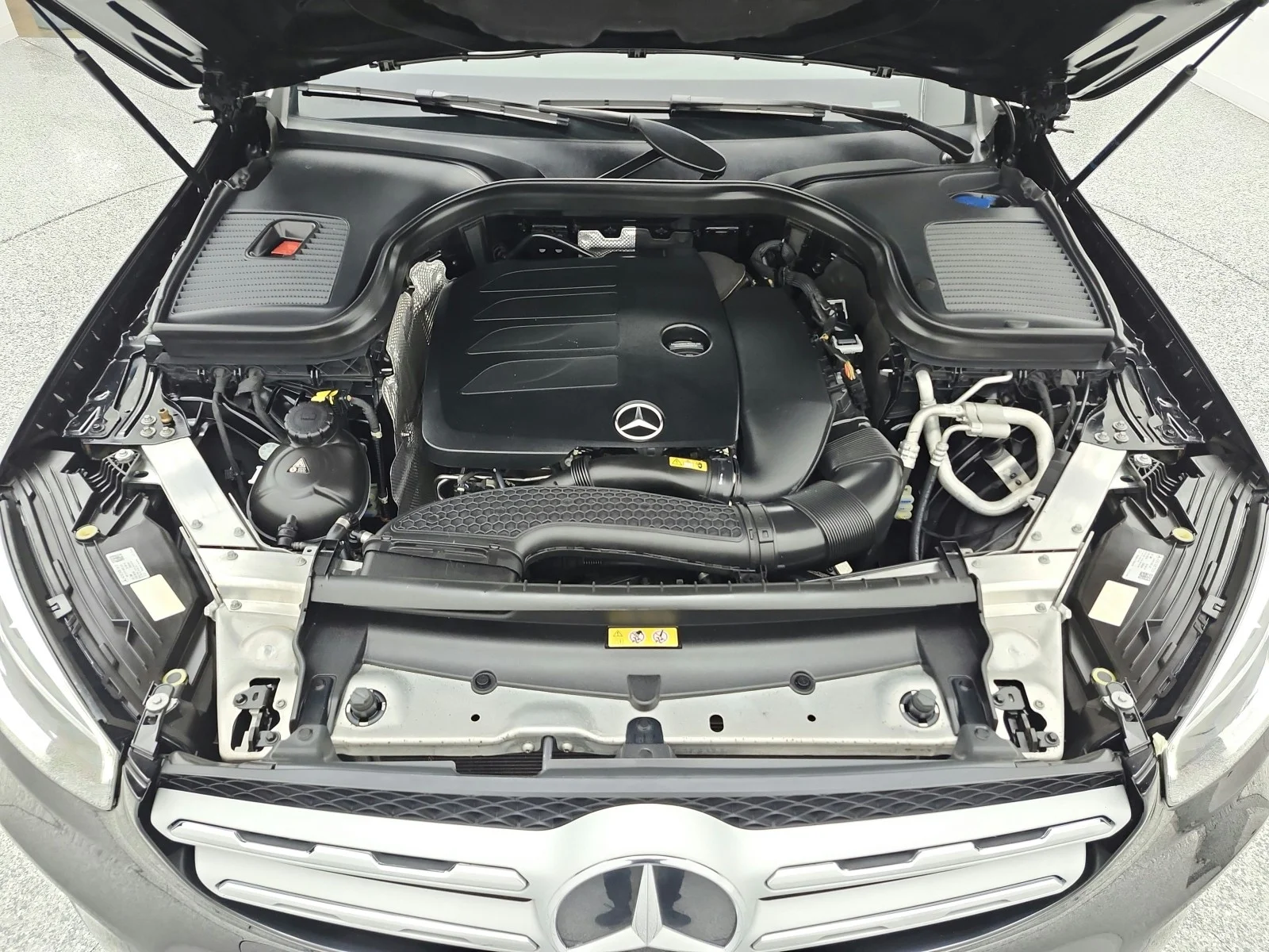 Used 2020 Black Mercedes-Benz GLC 300 4MATIC® SUV image 16