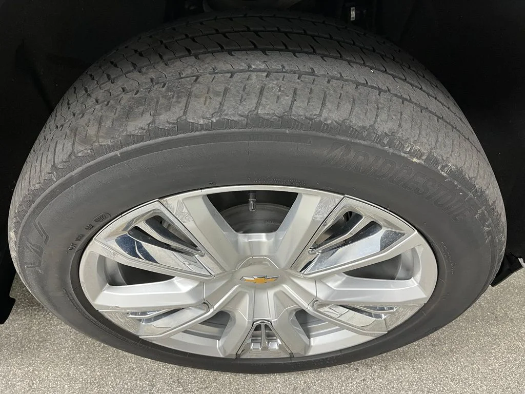 Used 2022 Beige Chevrolet High Country image 18