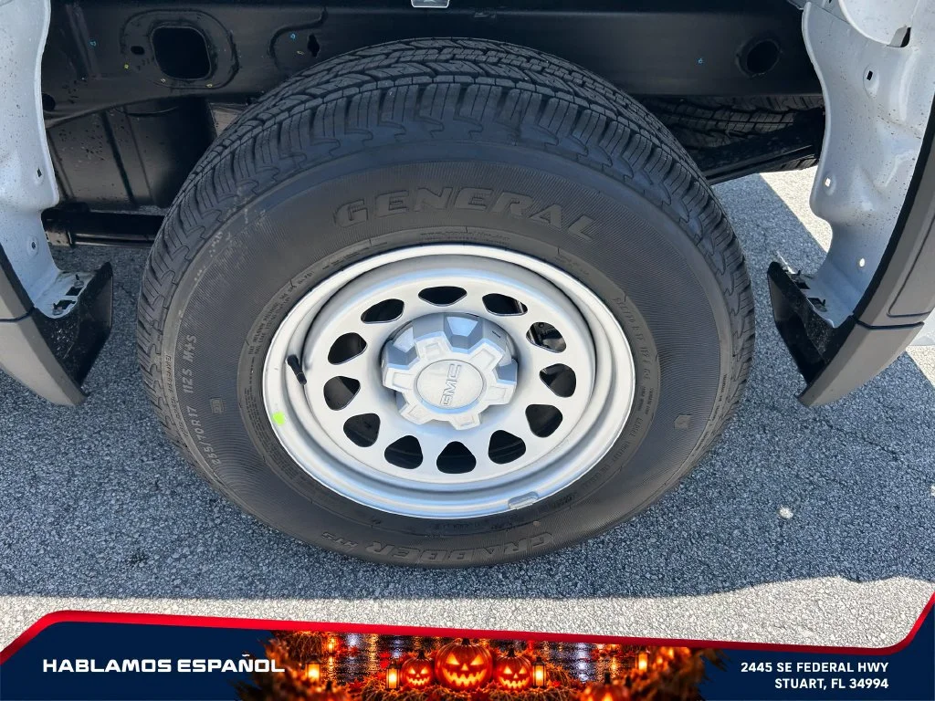 New 2026 Summit White GMC Pro image 9