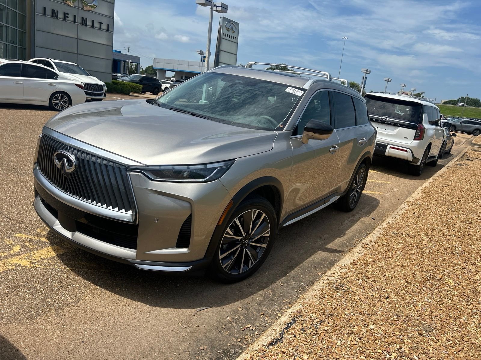 Used 2026 Silver INFINITI LUXE image 14