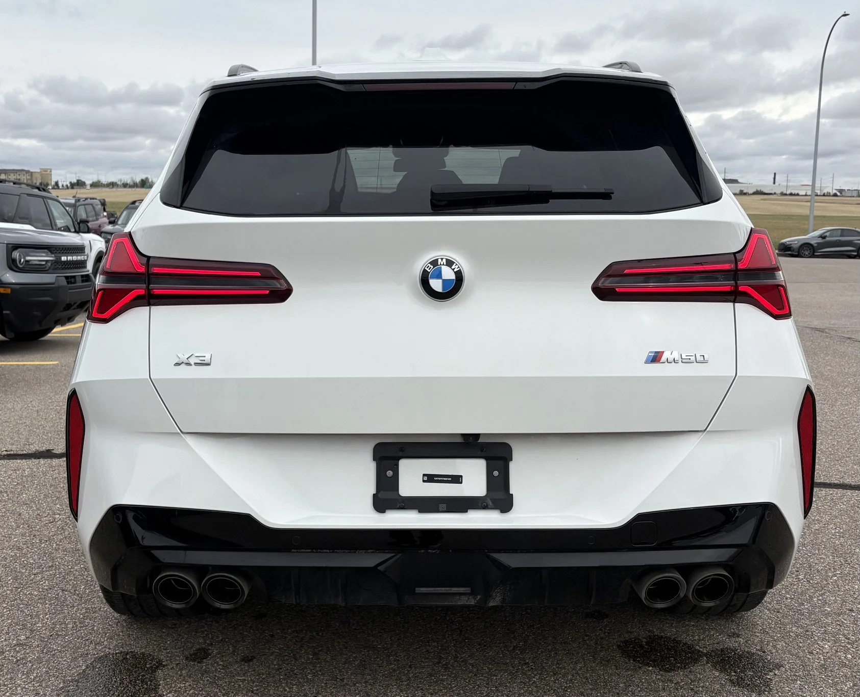 Used 2025 White BMW M50 XDRIVE LOCAL TRADE image 4