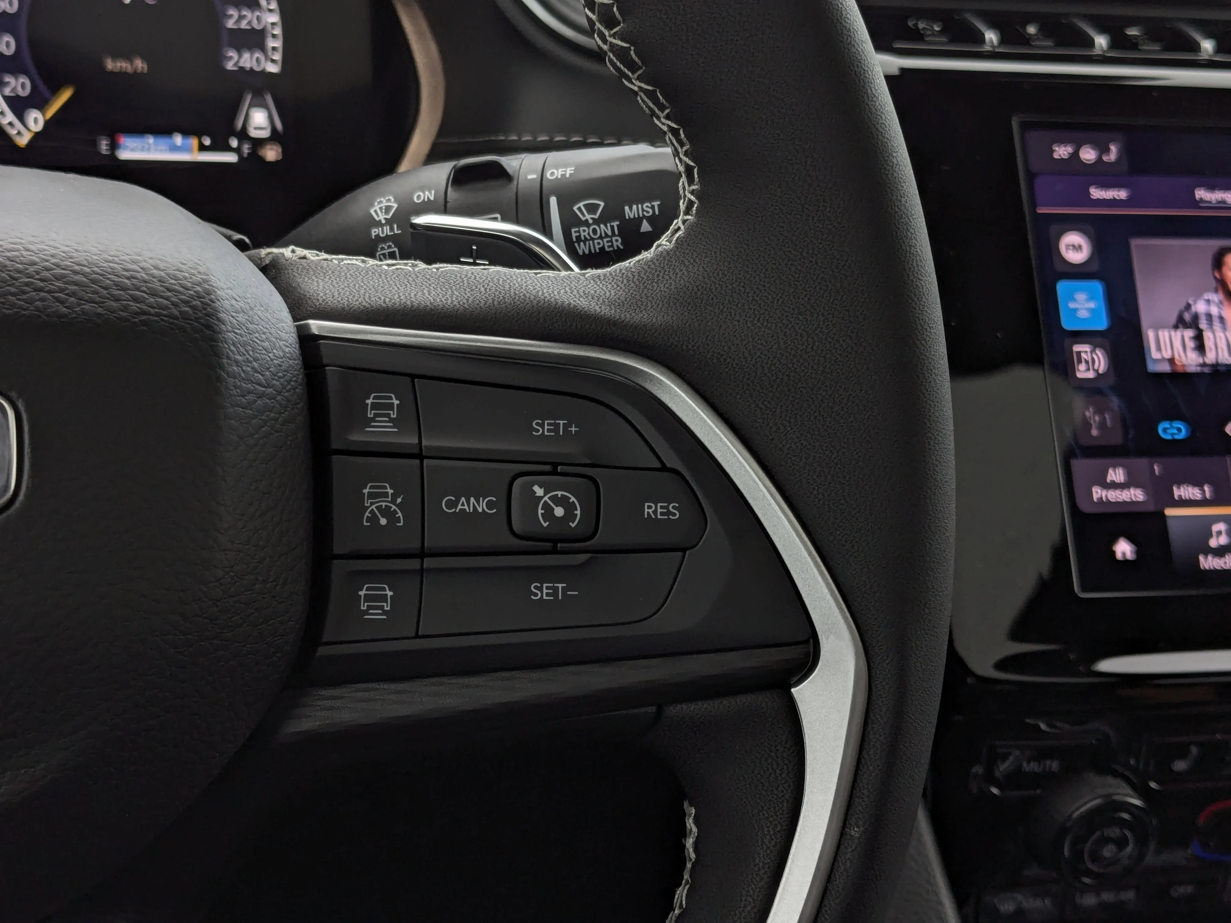 New 2025 Grey Jeep Altitude - - POWER SUNROOF - POWER LIFTGATE - ADAPTIVE CRUISE & TONS MORE! image 18