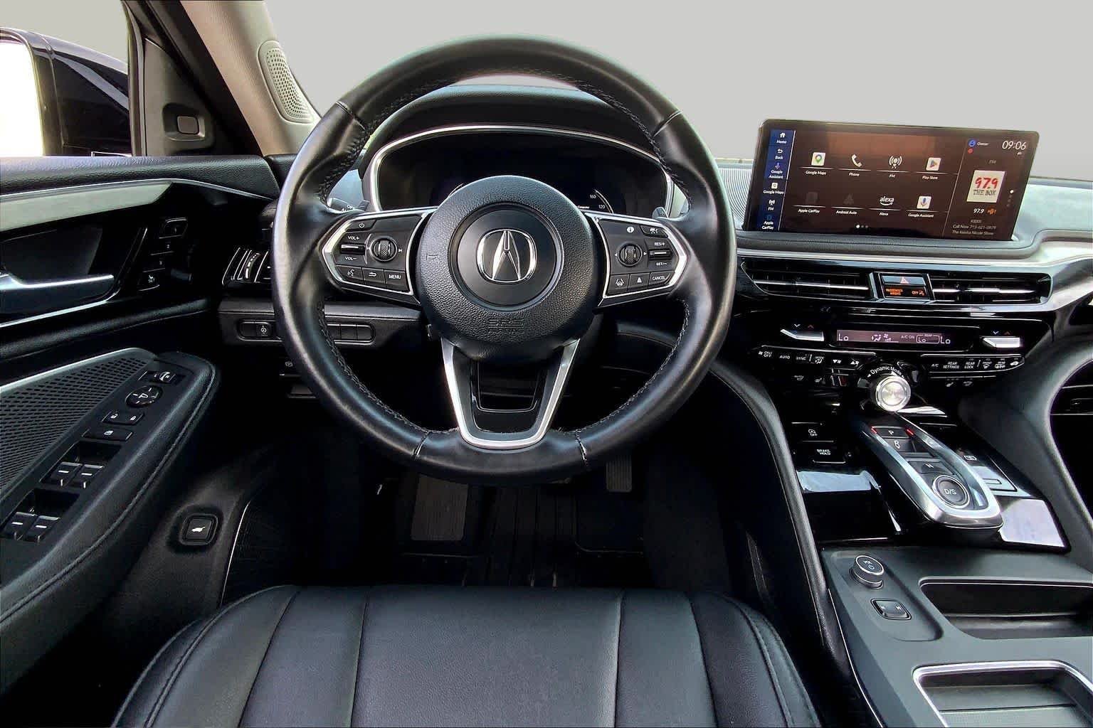 Used 2025 Majestic Black Pearl Acura  image 7