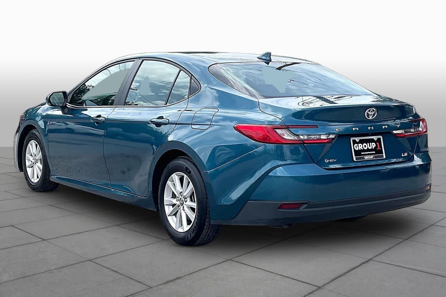 Used 2025 Ocean Gem Toyota LE image 11