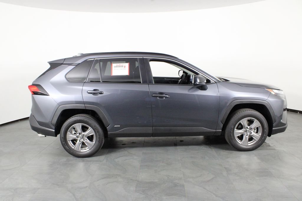 2025 Toyota RAV4 LE - Photo 10