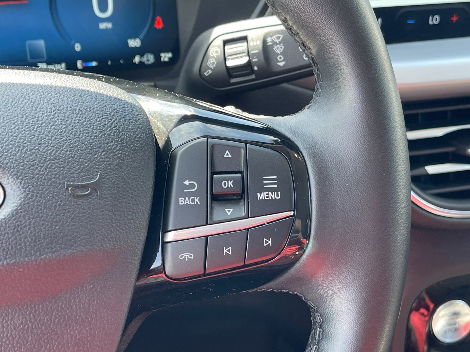 Used 2024  Ford Platinum image 28
