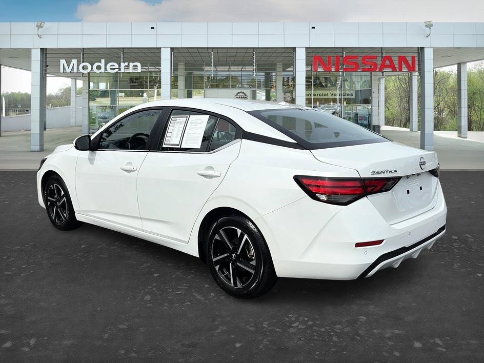 Used 2025 Aspen White Tricoat Nissan SV image 3