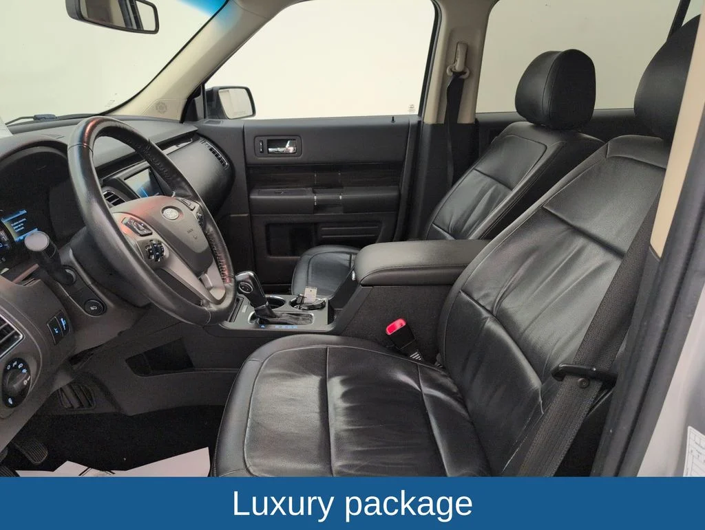 Used 2019 Silver Ford SEL image 4