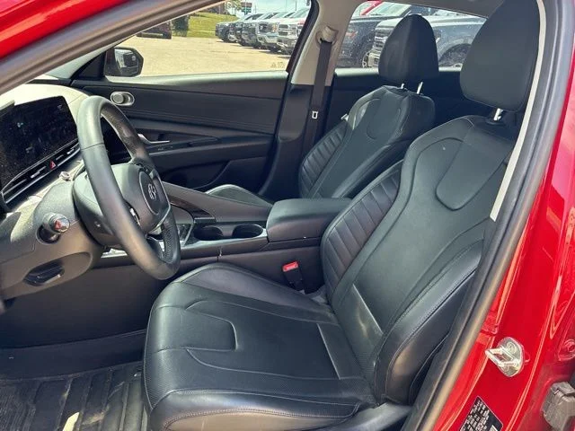 Used 2022 Scarlet Red Hyundai Limited image 9