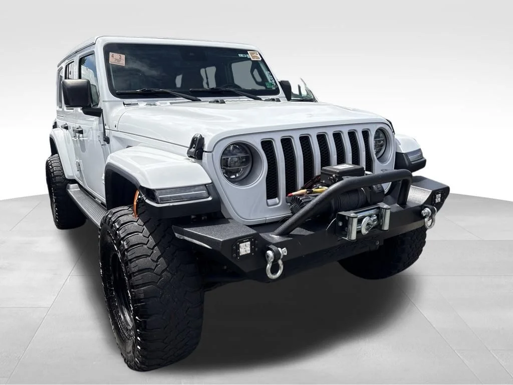 Used 2020 White Jeep Unlimited Sahara image 7