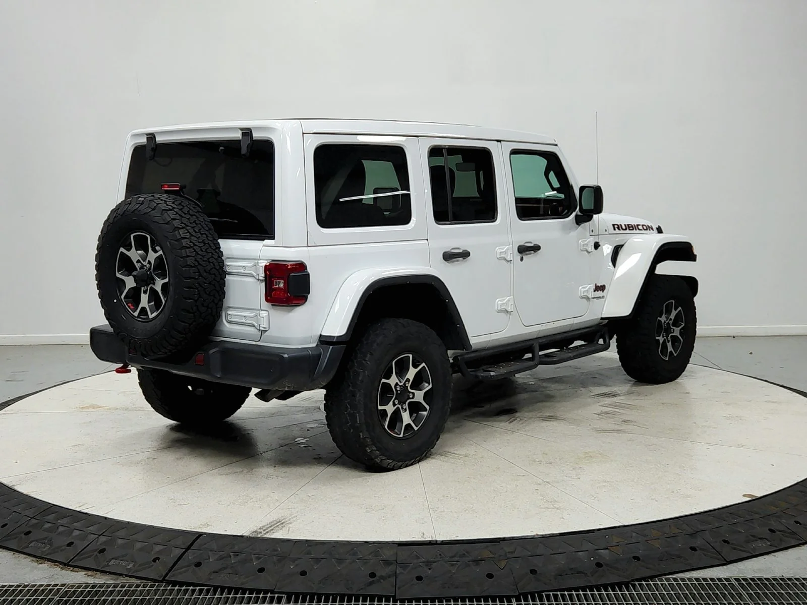 Used 2022 White Jeep Unlimited Rubicon image 8