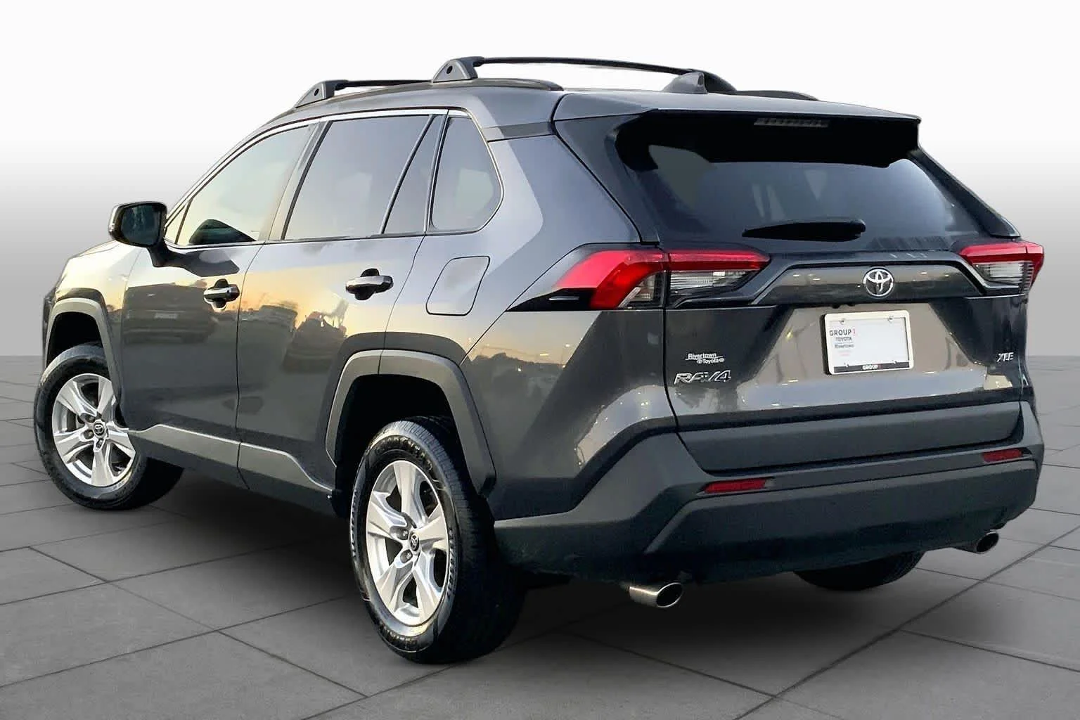 Used 2021 Magnetic Gray Metallic Toyota XLE image 11