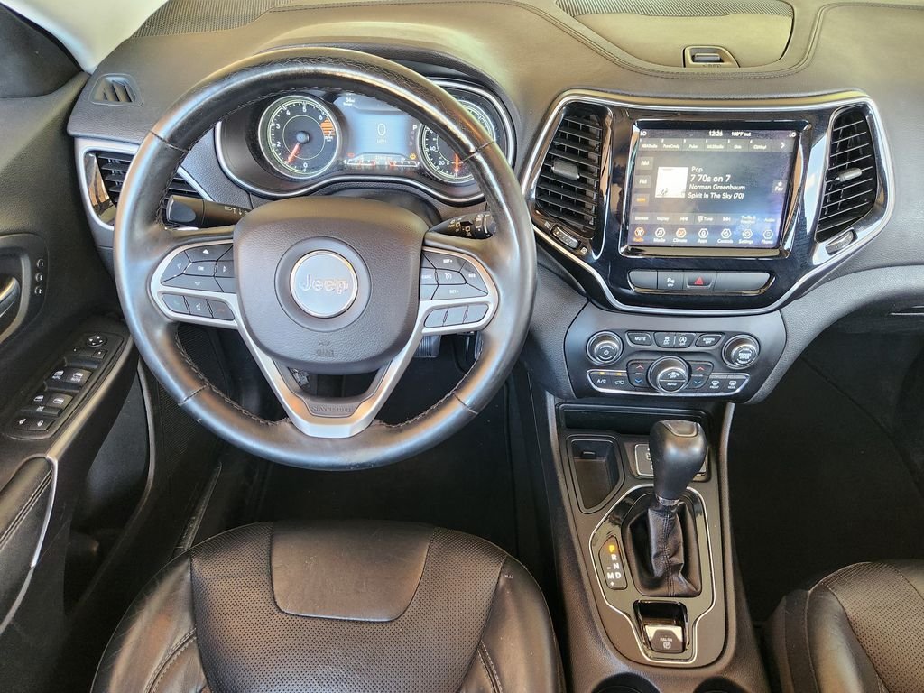 Used 2019 Diamond Black Crystal Pearlcoat Jeep Limited image 28