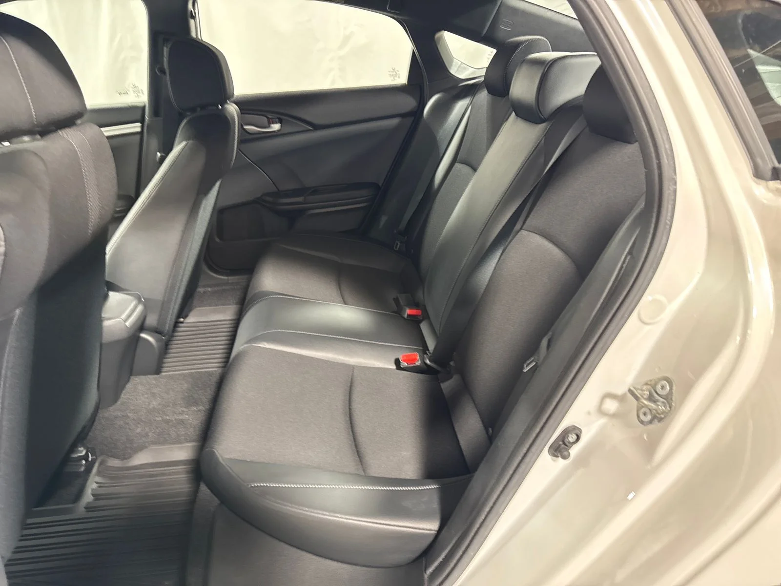 Used 2019 White Orchid Pearl Honda Sport image 5