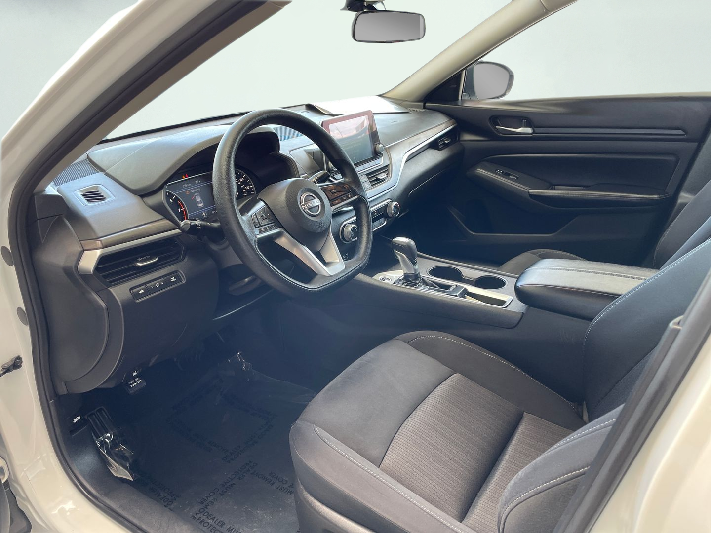 2025 Nissan Altima SV - Photo 10