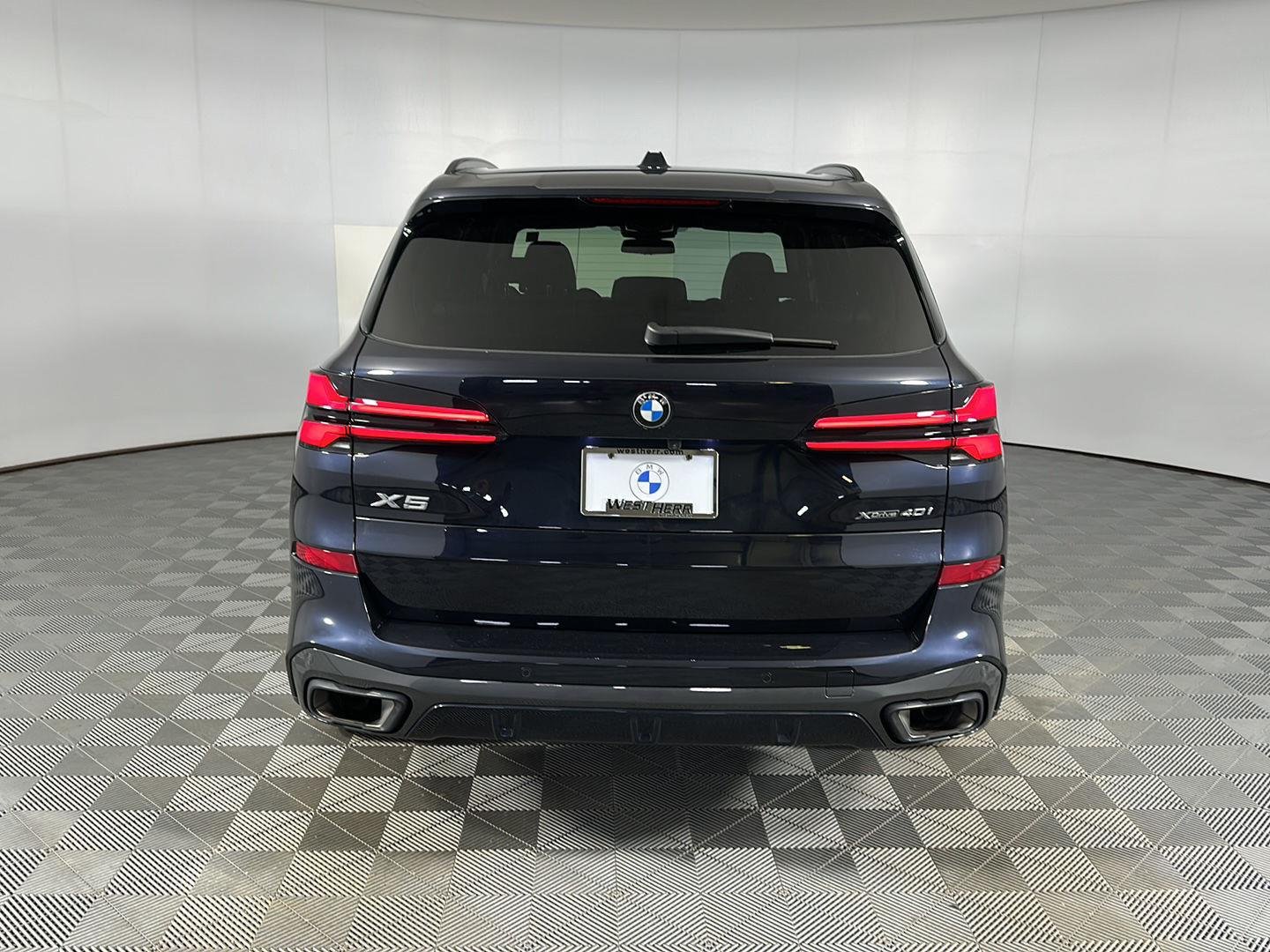 New 2026 Carbon Black Metallic BMW xDrive40i image 31