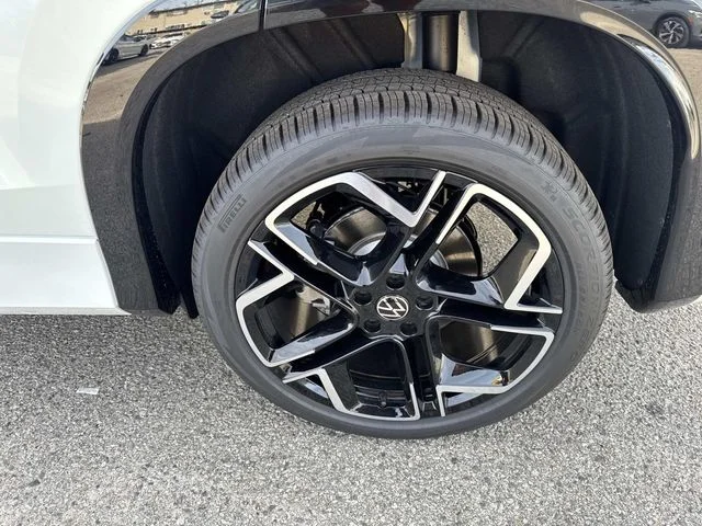 New 2026 White/off-white Volkswagen SEL R-Line Turbo image 5