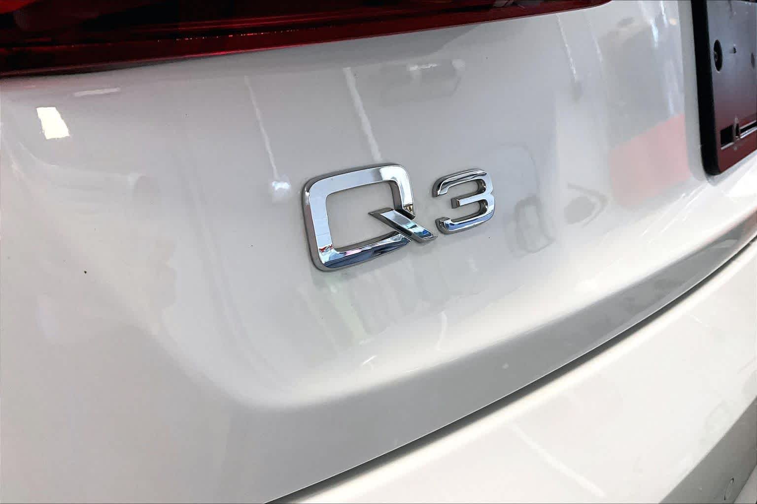 Used 2016 Glacier White Metallic Audi Premium Plus image 10