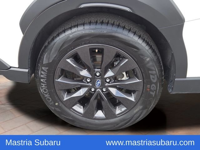 Used 2025 Crystal White Pearl Subaru Onyx Edition image 6