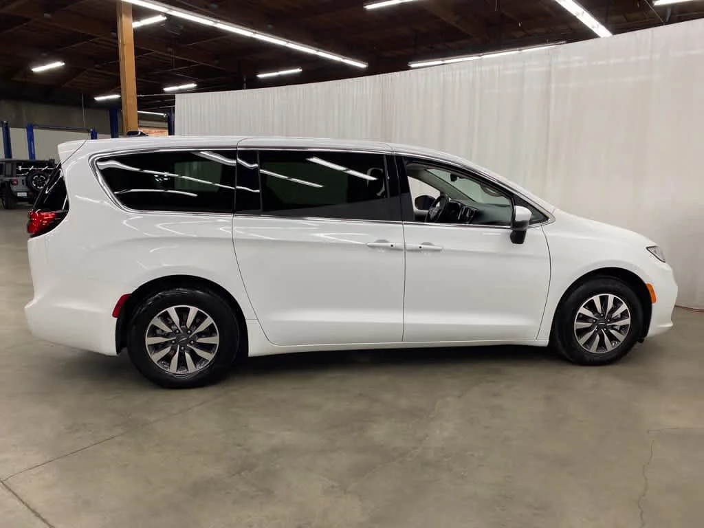 Used 2023 Bright White Clearcoat Chrysler Hybrid Touring L image 7