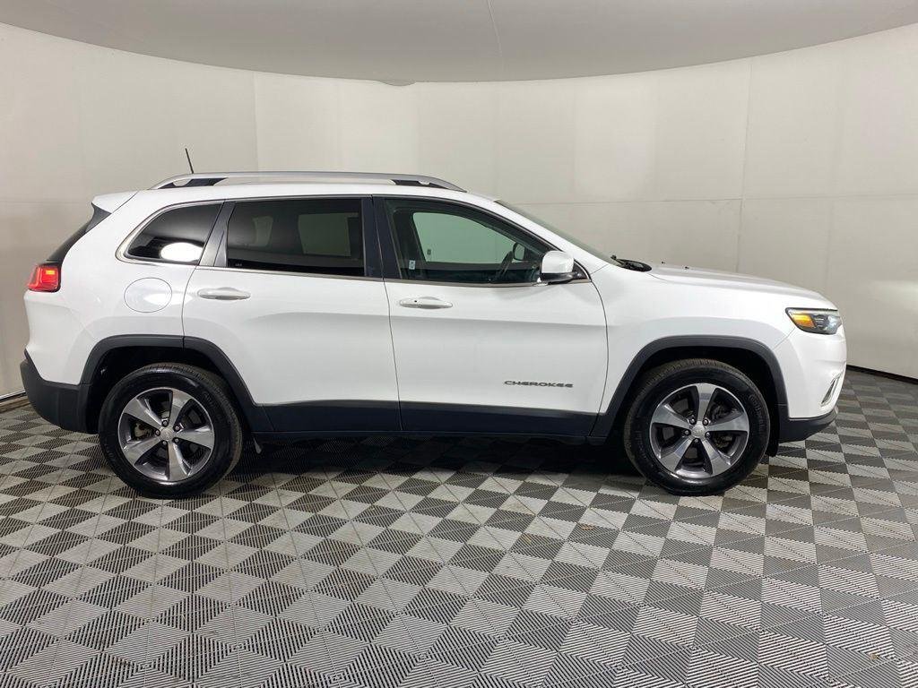 Used 2019 Bright White Clearcoat Jeep Limited image 4