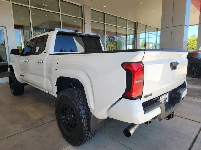 New 2026 Ice Cap Toyota SR5 image 9