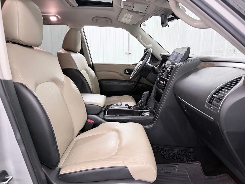 Used 2023 Silver INFINITI Premium Select image 34