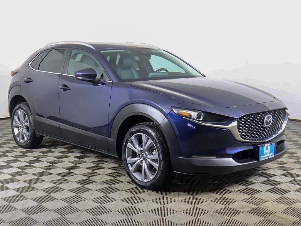 Used 2023 Mazda CX-30 Select with VIN 3MVDMBBMXPM527647 for sale in Cleveland Heights, OH