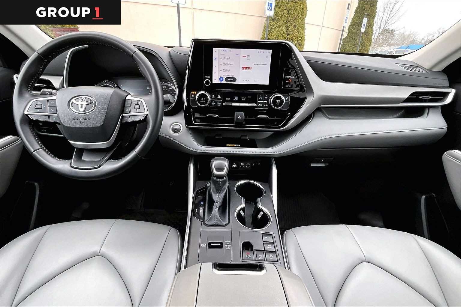 2025 Toyota Highlander XLE - Photo 16