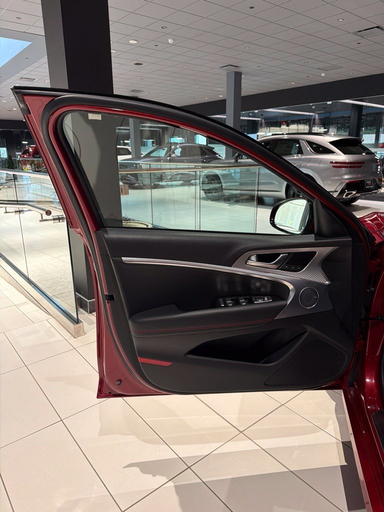 2023 GENESIS G70 Standard - Photo 13