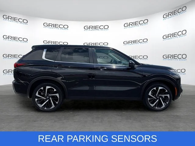 Used 2023 Black Mitsubishi SE image 8