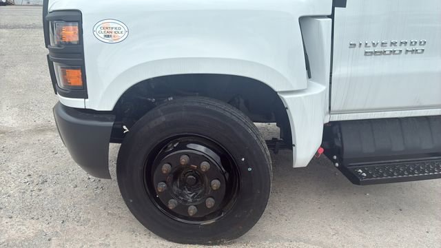 New 2024 Summit White Chevrolet Work Truck image 22