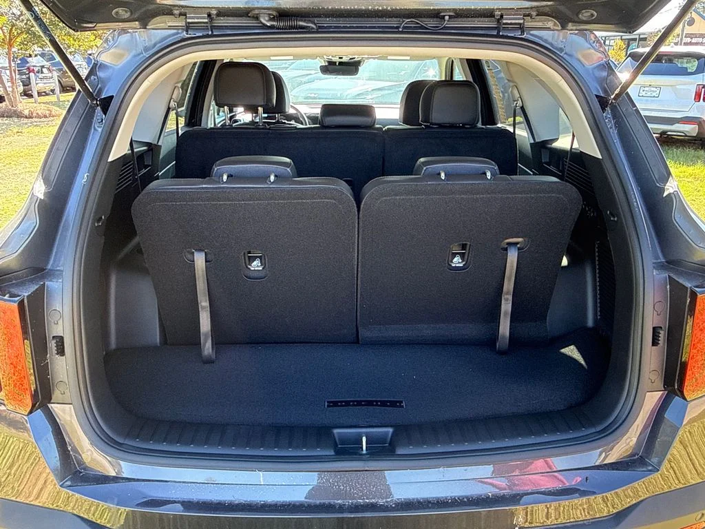 Certified Used 2025 Gray Kia S image 18