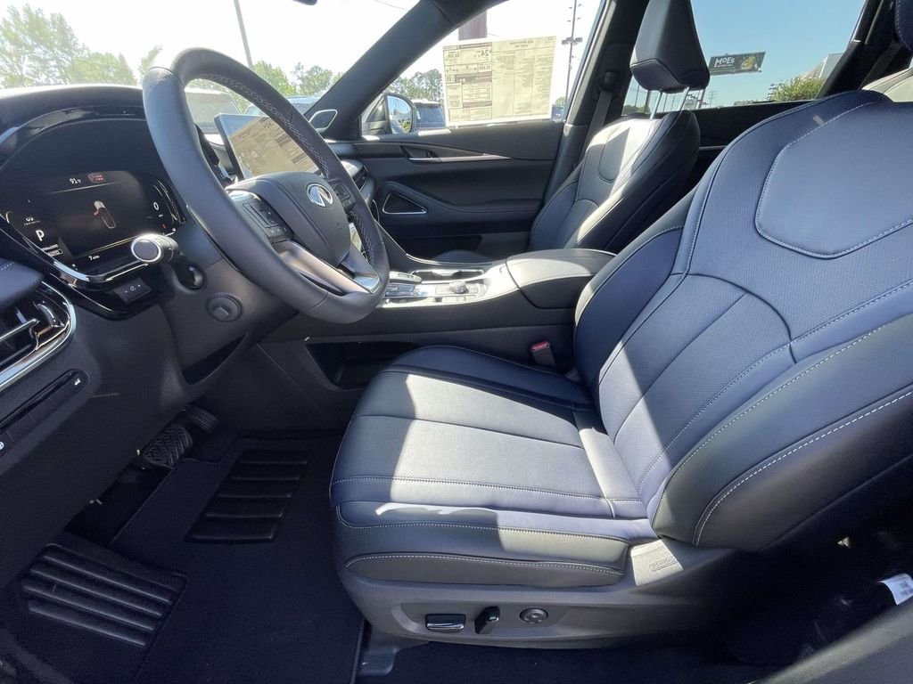 New 2026 RADIANT WHITE INFINITI Sport AWD image 15