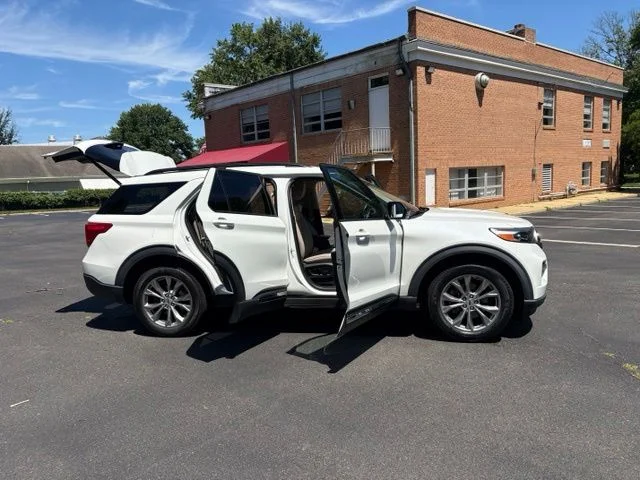Used 2021 White Metallic Ford XLT image 35